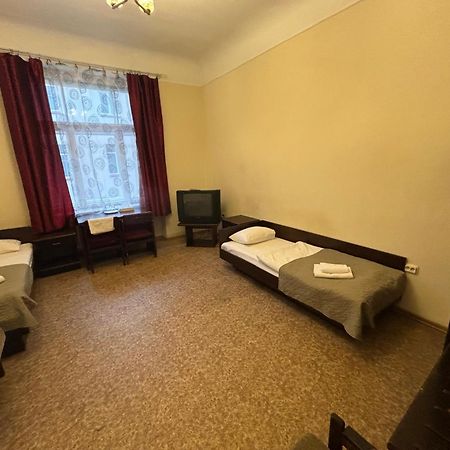 Hostel Viktorija With Private Rooms 리가 외부 사진